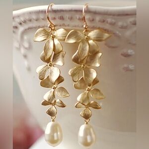 🌸🌼Gorgeous Ethnic Flower and Pearl/Boho Style Tassel Earrings 🌸